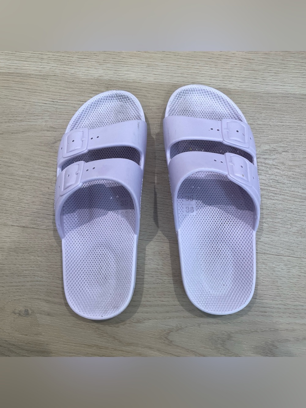 Women’s Double-Buckle Slide Sandals in Pale Pink